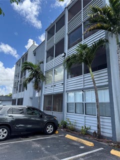 /international/us/7105-w-13th-ave-hialeah-fl-110108507972/