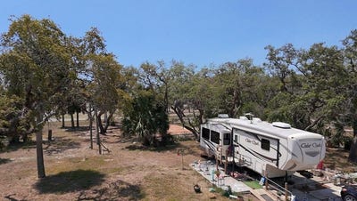 /international/us/50-main-horseshoe-beach-fl-110102778268/