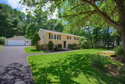 /international/us/385-river-rd-uxbridge-ma-110108884651/