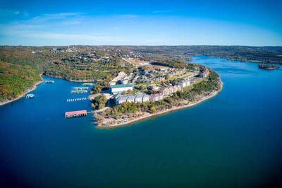 /international/us/135-upper-emerald-bay-circle-hollister-mo-110108028749/