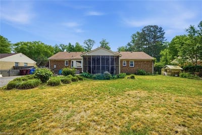 /international/us/2744-horseshoe-drive-chesapeake-va-110108706858/