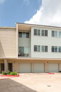 /international/us/604-n-bluff-dr-austin-tx-110107338567/