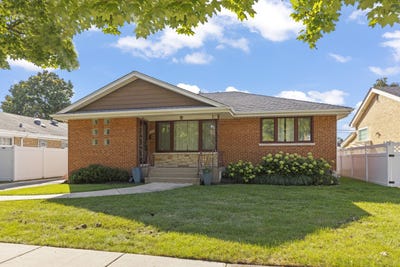 /international/us/1944-stratford-avenue-westchester-il-110120413209/
