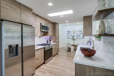 /international/us/175-bronze-way-vista-ca-110100350829/