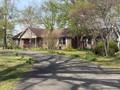 /international/us/1382-county-road-700-n-carmi-il-110107261637/