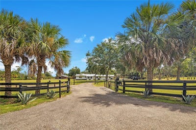 /international/us/32708-gere-lane-sorrento-fl-110102529349/
