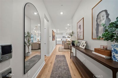 /international/us/26729-greylock-lane-valencia-ca-110108378457/