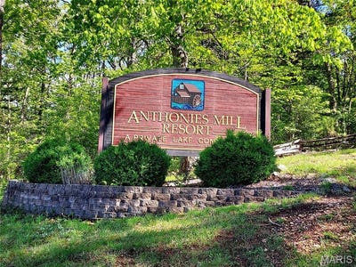 /international/us/274-oak-ridge-road-bourbon-mo-110108492837/