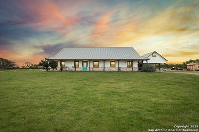 /international/us/4355-n-state-highway-16-jourdanton-tx-110101073779/?lang=zh-tw