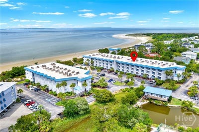 /international/us/1217-bay-street-tybee-island-ga-110105843208/