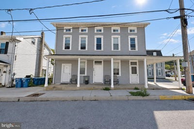 /international/us/8-e-broadway-street-e-etters-pa-110120461059/