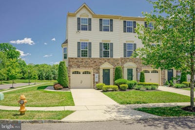 /international/us/1-village-green-lane-sicklerville-nj-110100068436/