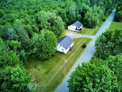/international/us/199-middle-road-bradford-me-110100586736/