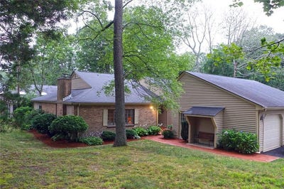 /international/us/123-pine-glen-drive-east-greenwich-ri-110101143250/