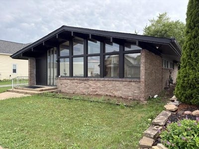 /international/us/265-s-main-st-cedar-grove-wi-110110018298/