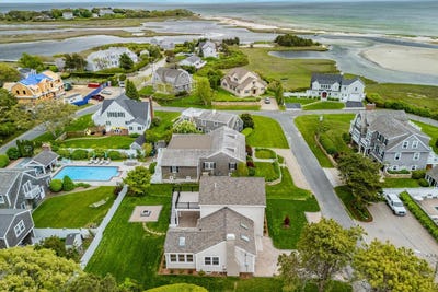 /international/us/200-sixth-avenue-west-hyannisport-ma-110099668416/