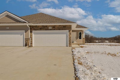/international/us/8105-s-177th-street-omaha-ne-110109116177/
