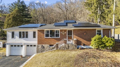 /international/us/208-bungay-road-seymour-ct-110108351269/
