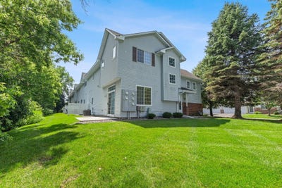 /international/us/9050-merrimac-lane-n-maple-grove-mn-110120747338/