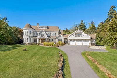 /international/us/4-cole-farm-drive-scarborough-me-110107401838/