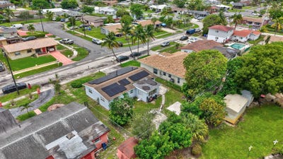 /international/us/2341-nw-12th-court-pompano-beach-fl-110101008583/