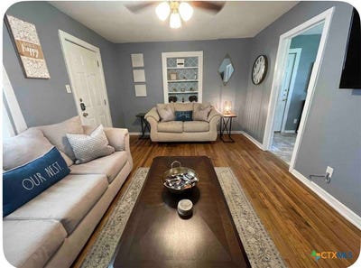 /international/us/284-perryman-street-new-braunfels-tx-110103397734/