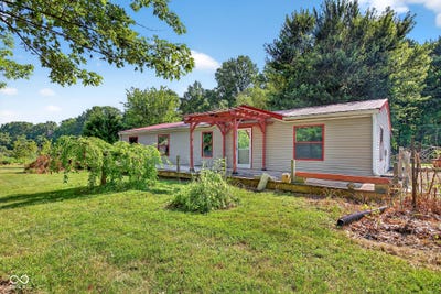/international/us/692-w-county-road-1150-s-cloverdale-in-110100778582/