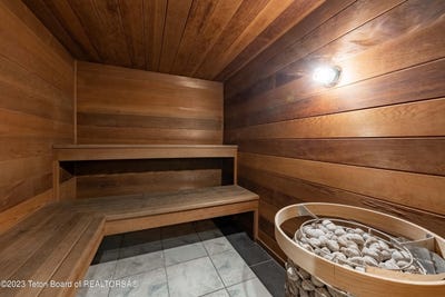 /international/us/3720-w-michael-drive-teton-village-wy-110096064456/