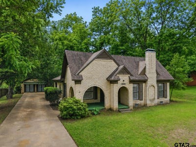 /international/us/202-e-college-street-big-sandy-tx-110107841171/