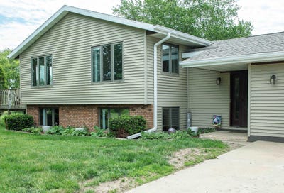 /international/us/28262-120th-dike-ia-110108364162/