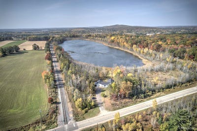 /international/us/n1307-hamilton-lake-road-vulcan-mi-110105416154/