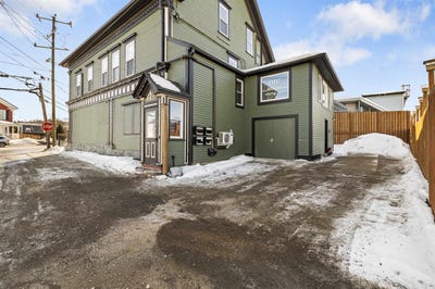 /international/us/121-main-street-colebrook-nh-110106149317/