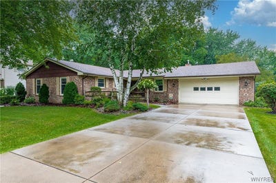 /international/us/426-hawthorne-place-youngstown-ny-110109788043/