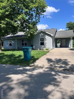 /international/us/913-n-1st-street-steelville-mo-110100751848/
