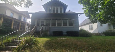 /international/us/218-e-williams-street-postville-ia-110102623189/