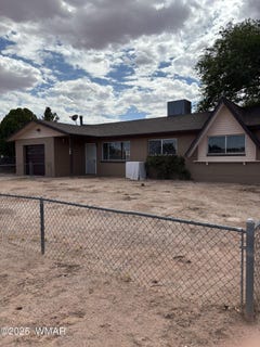 /international/us/125-cochise-drive-winslow-az-110100159589/