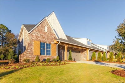 /international/us/2213-bellevue-place-auburn-al-110099479301/