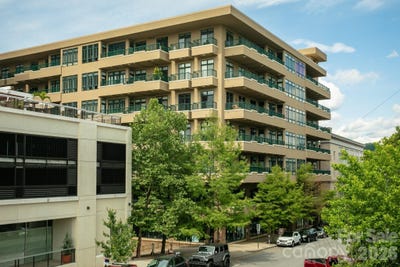 /international/us/21-battery-park-avenue-asheville-nc-110102528343/