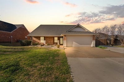 /international/us/529-mckittrick-court-godley-tx-110106177026/