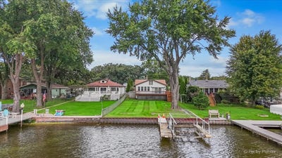 /international/us/2409-grove-lane-cary-il-110110322354/