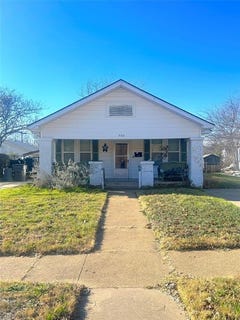 /international/us/706-virginia-street-graham-tx-110104780356/