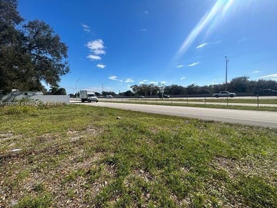 /international/us/2451-nw-167th-st-miami-gardens-fl-110090778796/?lang=en