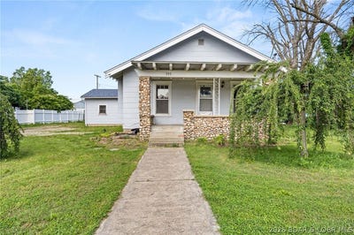 /international/us/303-hickory-street-stover-mo-110108606035/