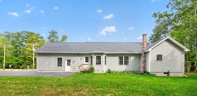 /international/us/32-elmwood-avenue-scarborough-me-110120015173/