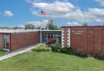 /international/us/705-n-jefferson-street-litchfield-il-110101217017/