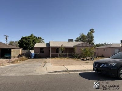 /international/us/407-w-capitol-st-somerton-az-110108578488/