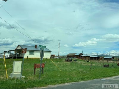 /international/us/5775-n-500-w-tetonia-id-110102163646/