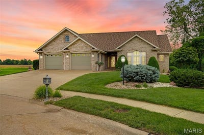 /international/us/5301-deer-creek-court-godfrey-il-110108208318/