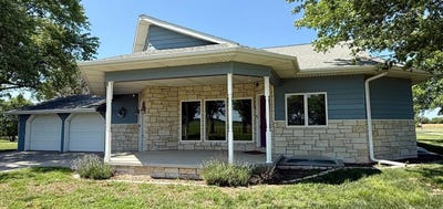 /international/us/1250-14th-road-clay-center-ks-110100624317/