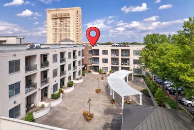 /international/us/155-e-broad-412-street-spartanburg-sc-110110371628/